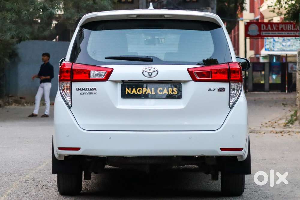 Toyota Innova Crysta 2.7 V, 2023, Petrol