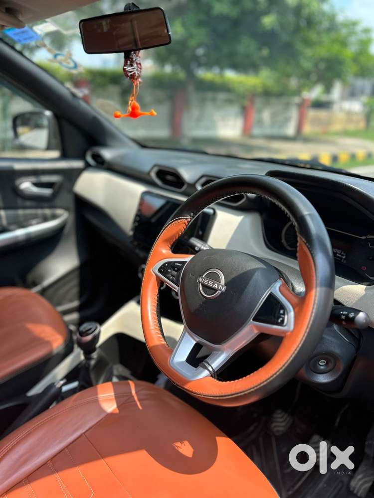 Nissan Magnite 1.0 Xv Executive, 2022, Petrol