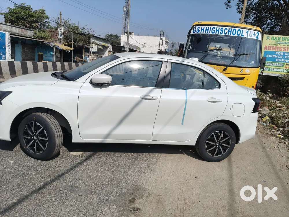 Maruti Suzuki Dzire 1.2 Lxi 2016