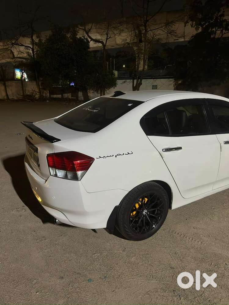 Honda City 2011 Petrol 102000 Km Driven, With Full Showroom Track.