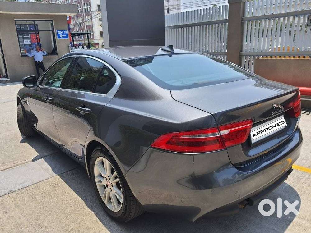Jaguar Xe Portfolio, 2016, Petrol