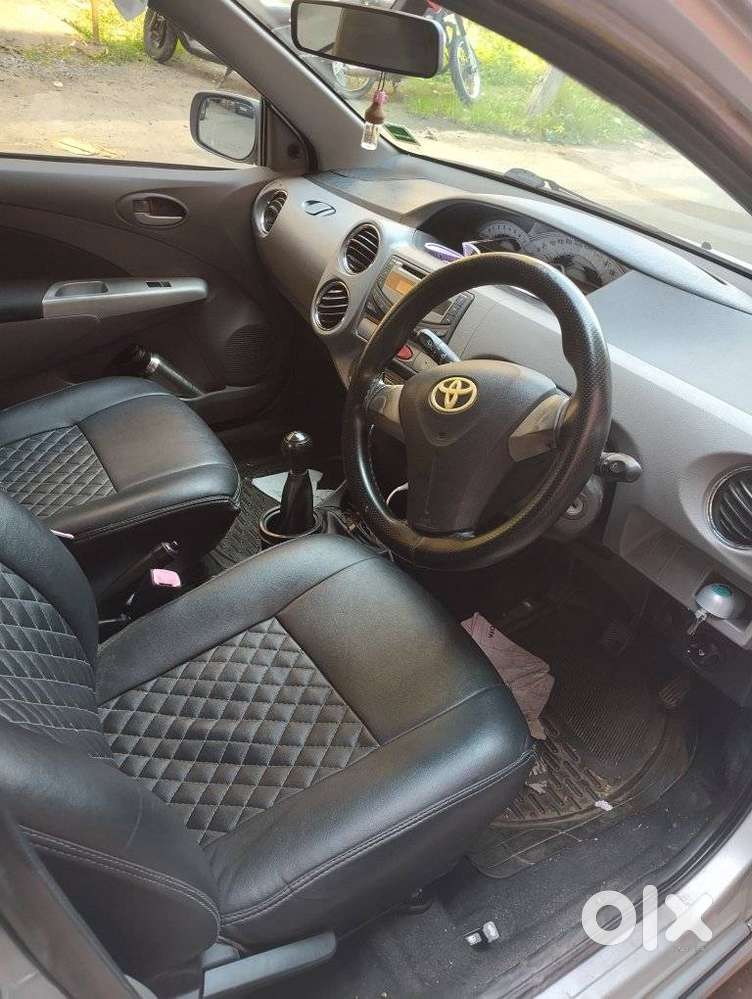 Toyota Etios Liva 2014-2016 V, 2013, Petrol