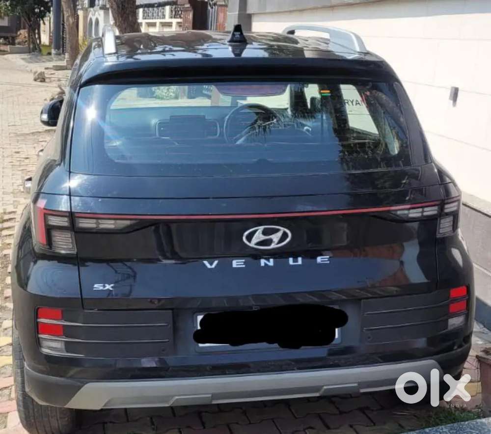 Venue Sx Good Condition Petrol+cng