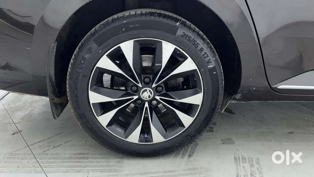 Skoda Superb L&k 1.8 Tsi At, 2021, Petrol
