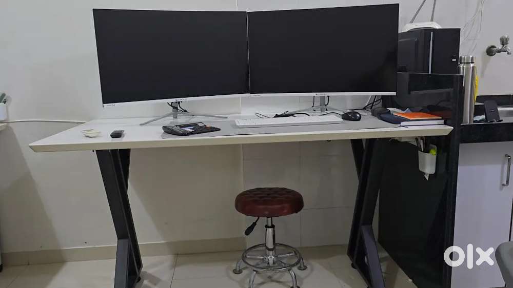 Marble Table Top for sell size5&times;2.5