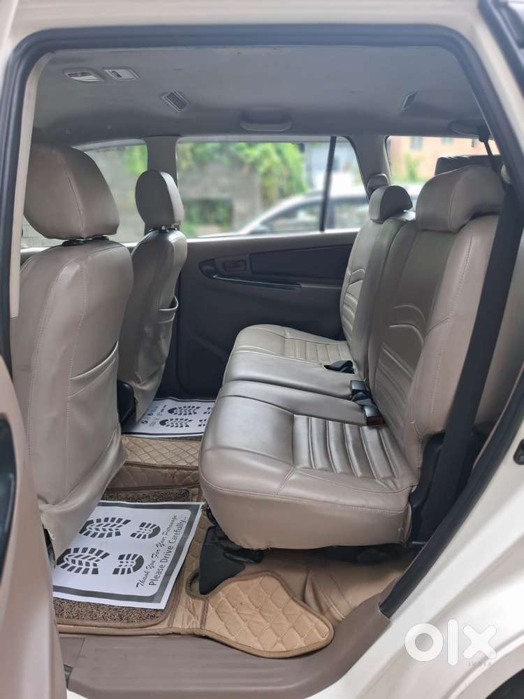 Toyota Innova 2.5 G (diesel) 8 Seater, 2015, Diesel