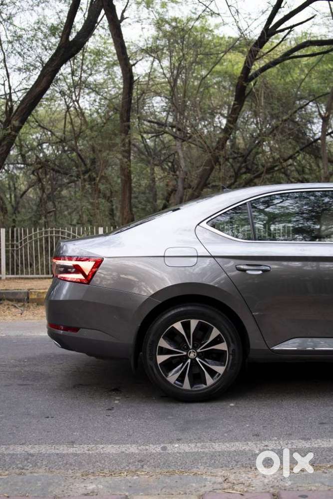 Skoda Superb Laurin And Klement 1.8, 2023, Petrol