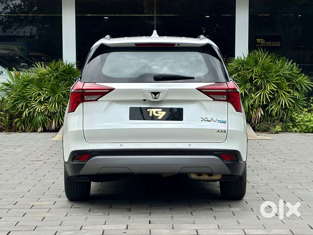 Mahindra Xuv700 2.0 Ax 5 Petrol Mt 7 Str, 2022, Petrol