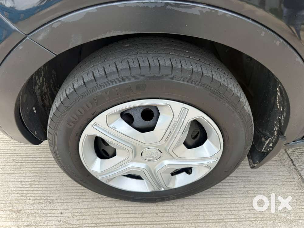 Tata Nexon 1.5 Revotorq Xm (s), 2018, Petrol