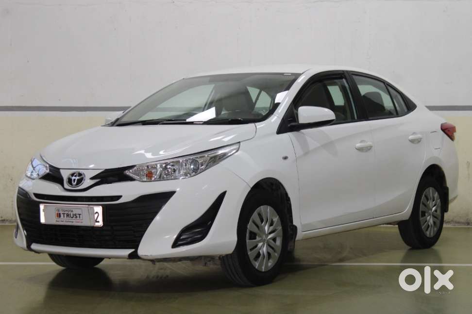 Toyota Yaris J Cvt, 2018, Petrol