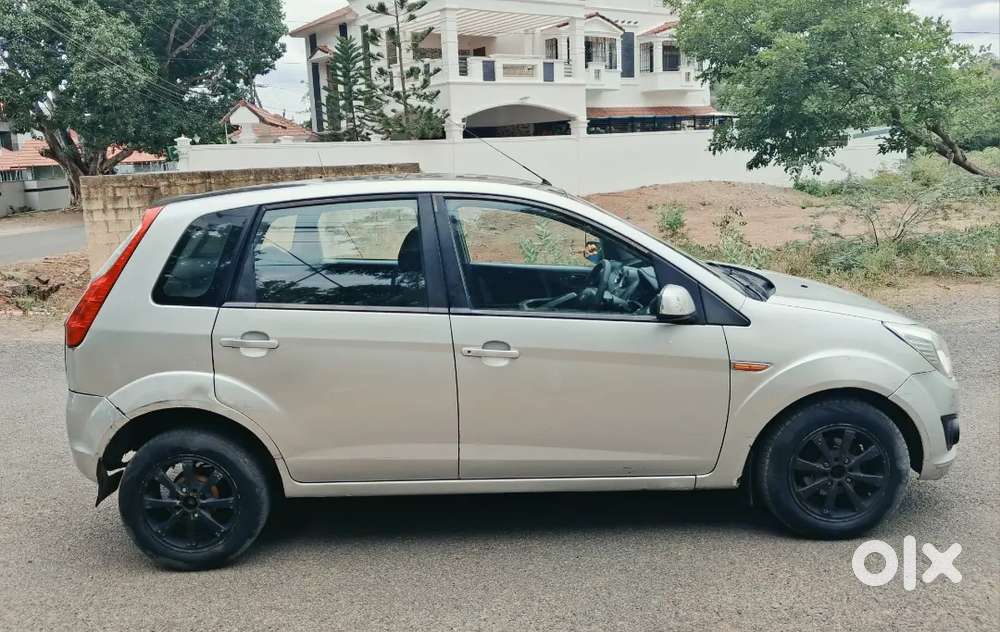 Ford Figo Diesel Zxi 2010