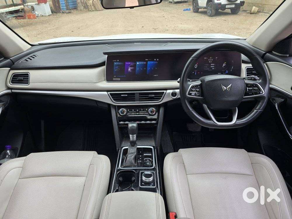 Mahindra Xuv700 2.2 Ax 7 Diesel At Str, 2022, Diesel