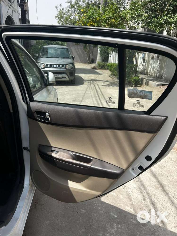Hyundai I20 Sportz 2012 Petrol Manual  Well Maintained  51,000 Km