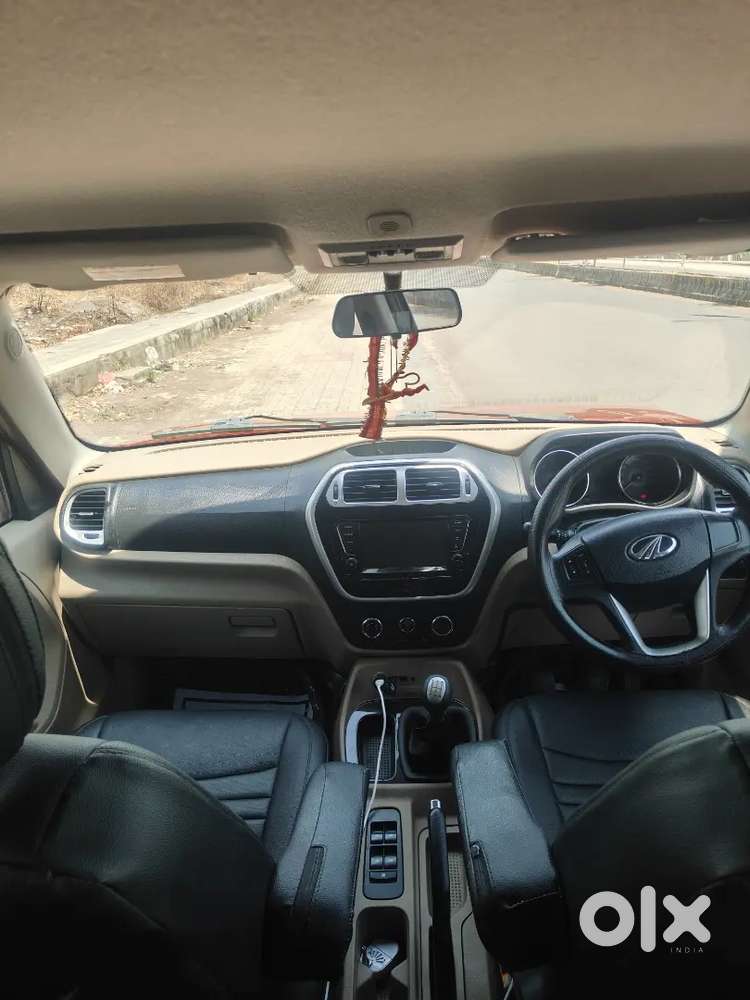 Mahindra Tuv 300 2018