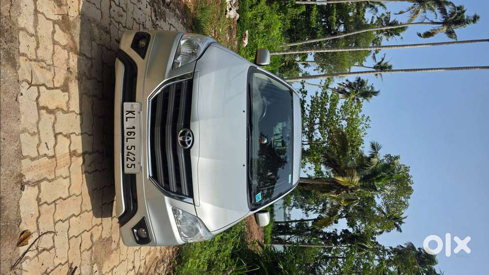 2013 Toyota Innova 2.5 Gx (v-variant Upgrades)  Very Low Kilometer