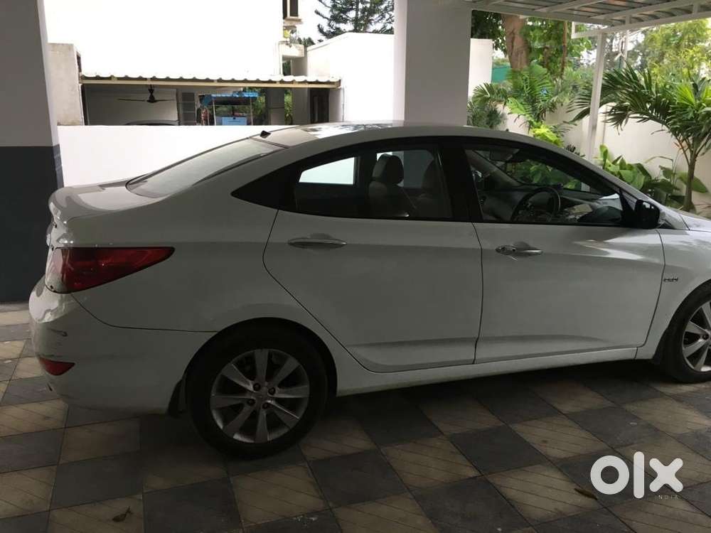 Hyundai Verna Fluidic 2012 Top End
