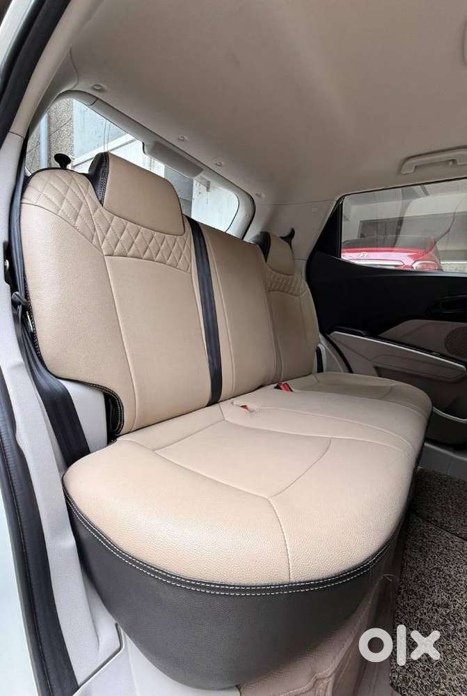 Mahindra Xuv300 1.2 W6 Amt Petrol, 2022, Petrol