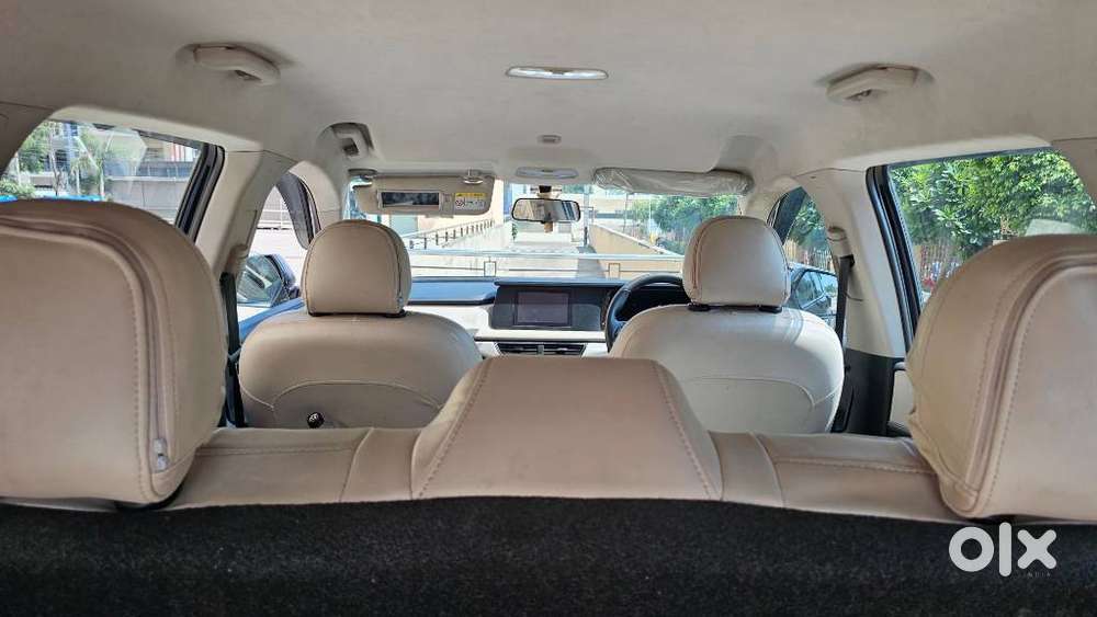 Mahindra Xuv700 2.0 Ax 3 Petrol Mt 5 Str, 2022, Petrol