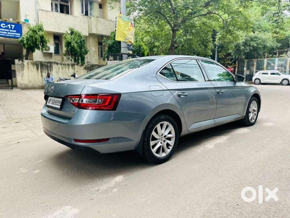 Skoda Superb 2016 Diesel 65000 Km Driven
