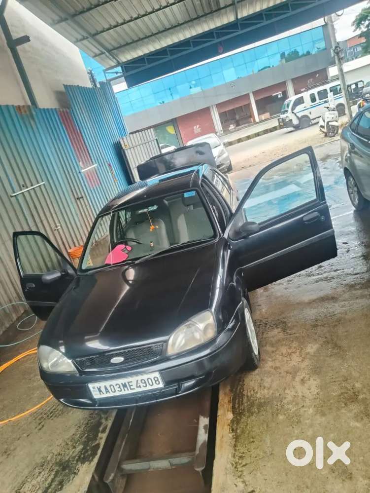 Ford Ikon 1.3 Clxi 2005 Petrol