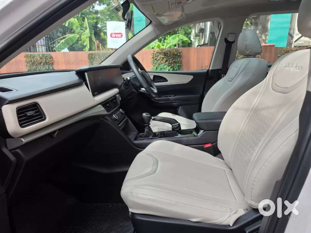 Mahindra Xuv700 2.2 Ax 5 Diesel Mt 7 Str, 2024, Diesel