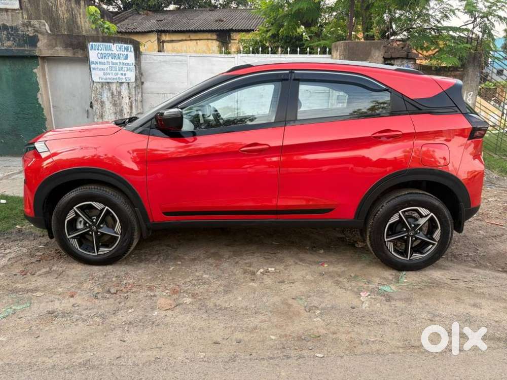 Tata Nexon Creative Plus S 1.2 Revotron Petrol 6 Mt, 2025, Petrol