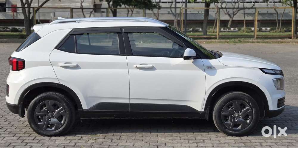 Hyundai Venue S 1.2 Petrol, 2023, Petrol