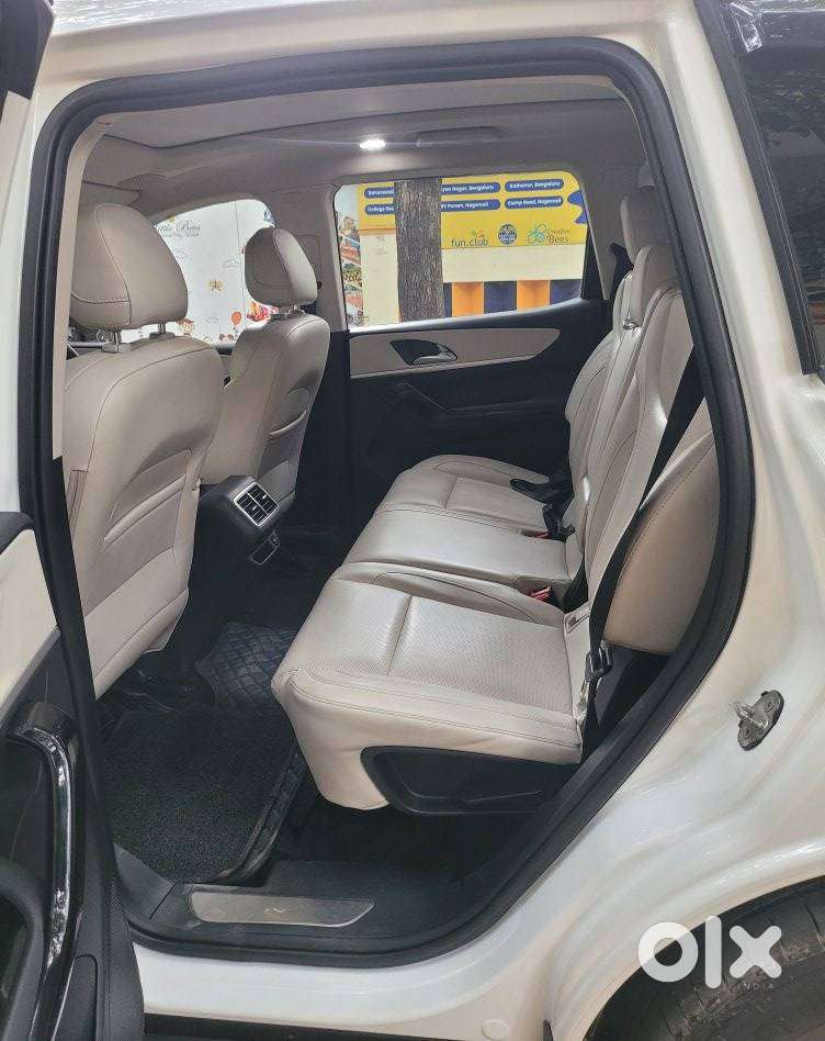Mahindra Xuv700 2.2 Ax 7 Diesel At Luxury Pack Str Awd, 2022, Diesel