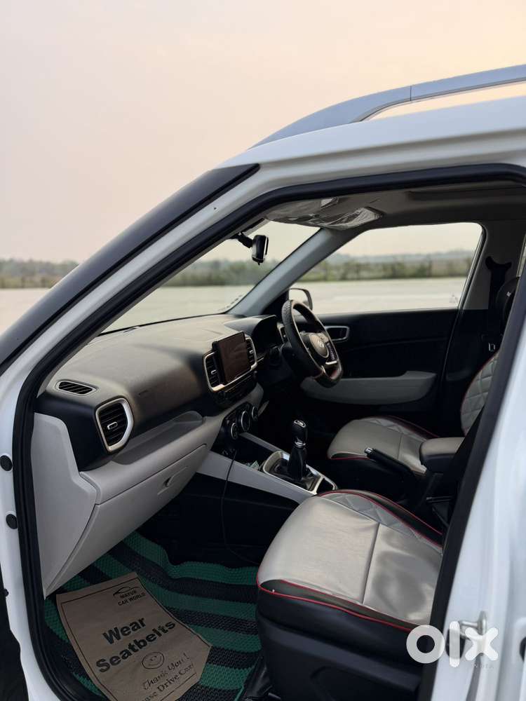 Hyundai Venue Sx Mt, 2023, Petrol