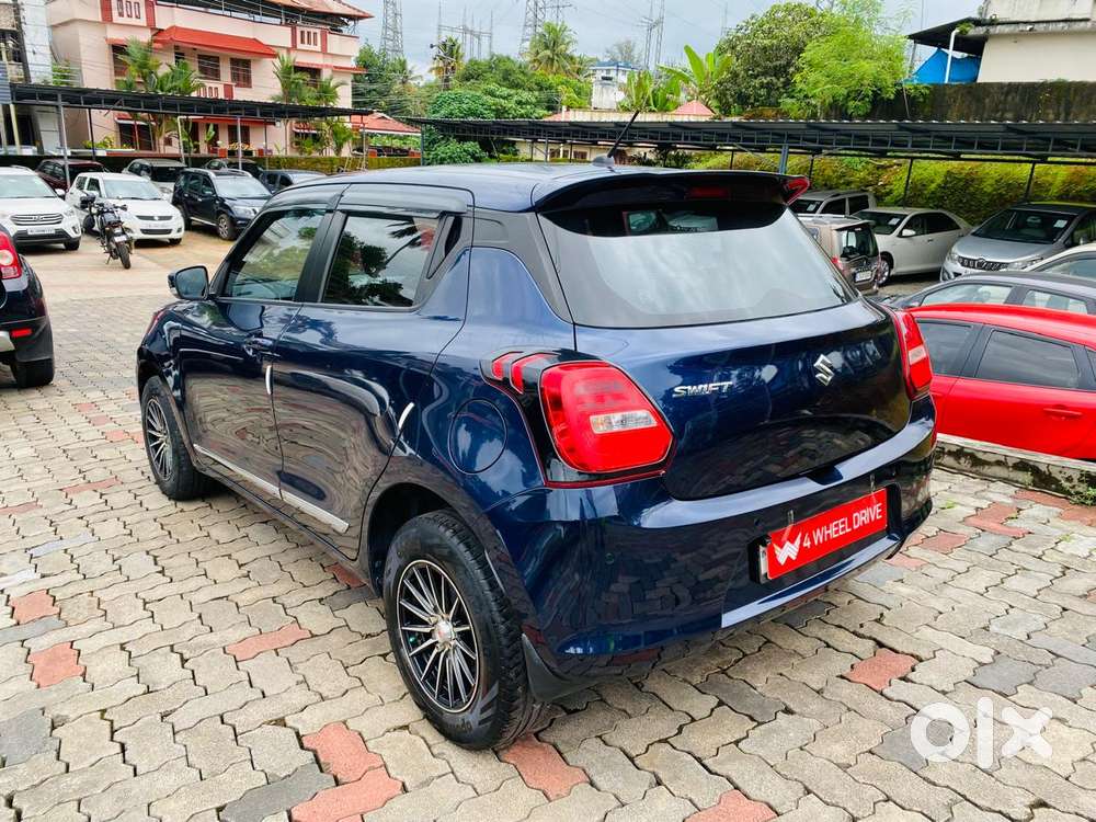 Maruti Suzuki Swift Vxi + Manual, 2022, Petrol