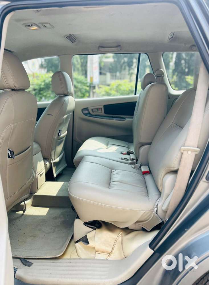 Toyota Innova [2013-2016] 2.5 G4 8 Str, 2012, Diesel