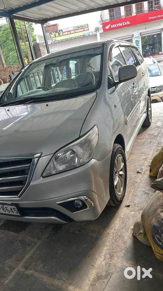 Toyota Innova Diesel 2012 Car