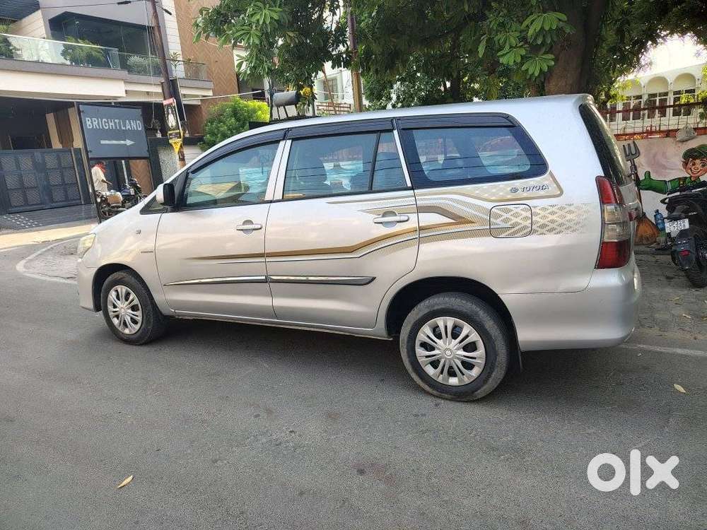 Toyota Innova 2.5 G (diesel) 8 Seater, 2014, Diesel