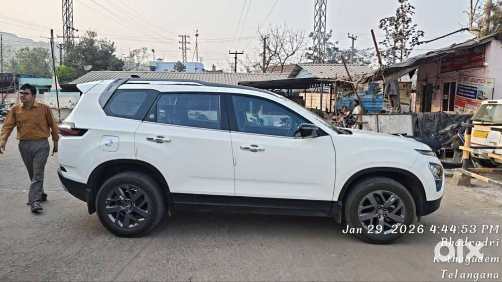 Tata Safari Xt+