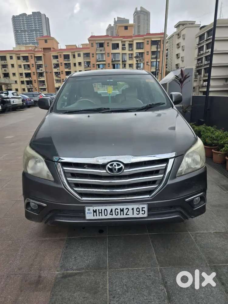 Toyota Innova Petrol 2014
