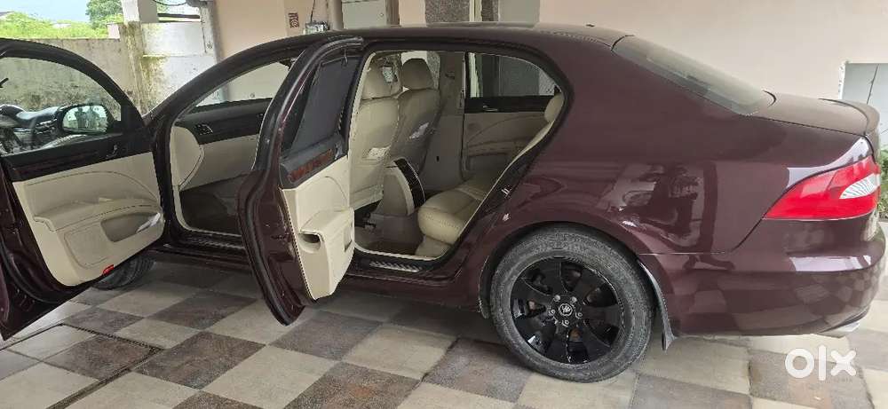 Skoda Superb 2013 Petrol Well Maintained