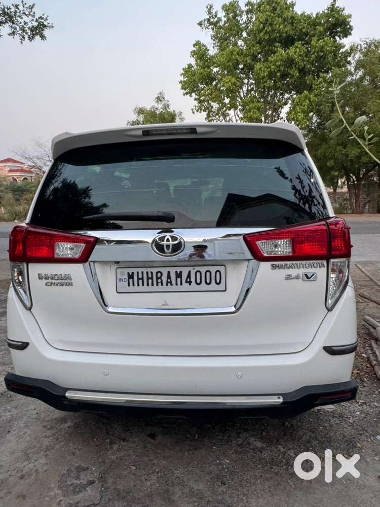 Toyota Innova Crysta 2017 Diesel Well Maintained