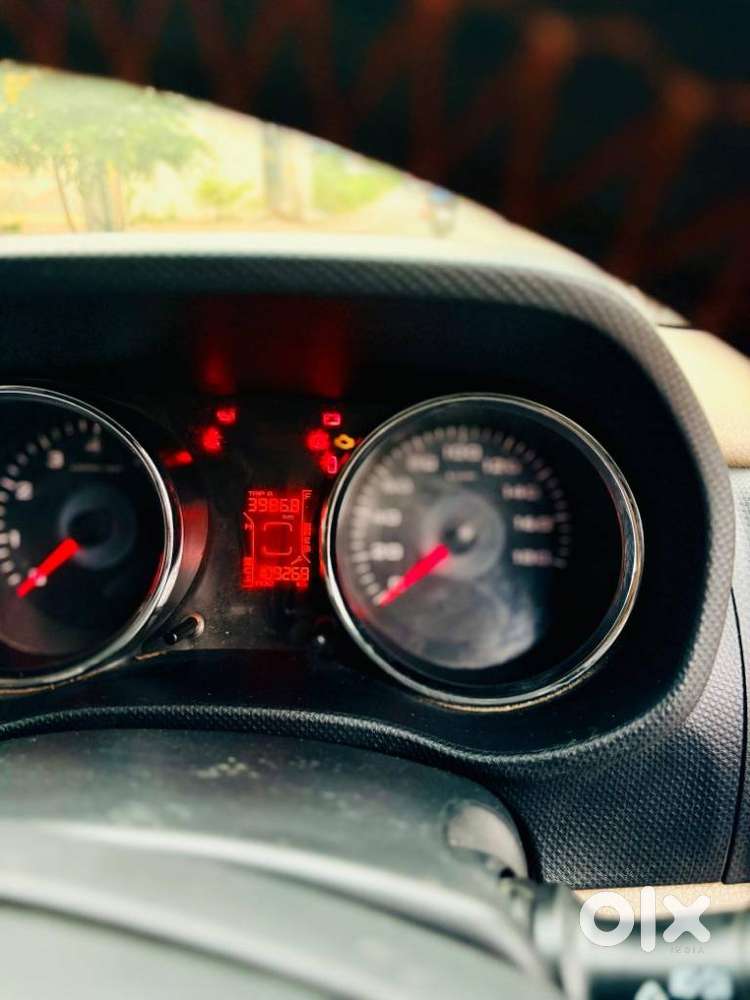 Mahindra Tuv 300 T10, 2018, Diesel