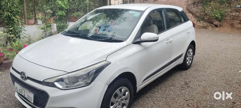 Hyundai I20 2015 Petrol 100300 Km Driven