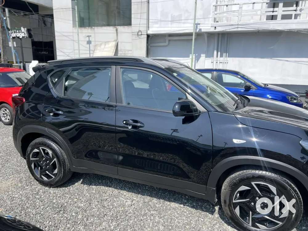 Kia Sonet Htk(o) -7000km Only -  With Sunroof