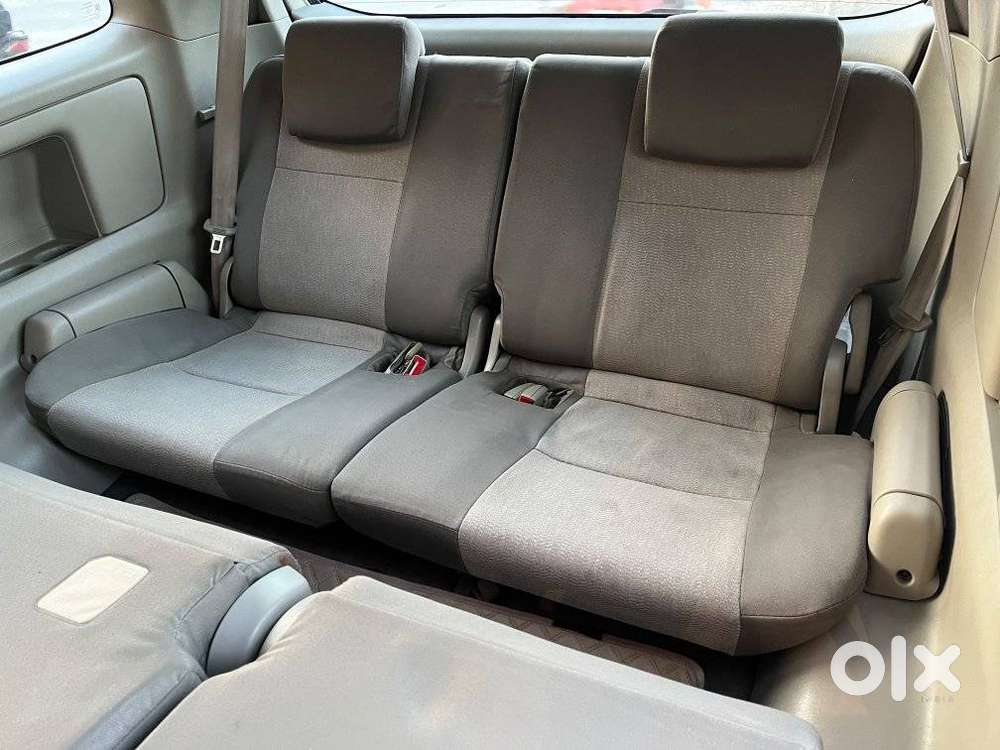 Toyota Innova 2.5 V 8 Str, 2014, Diesel