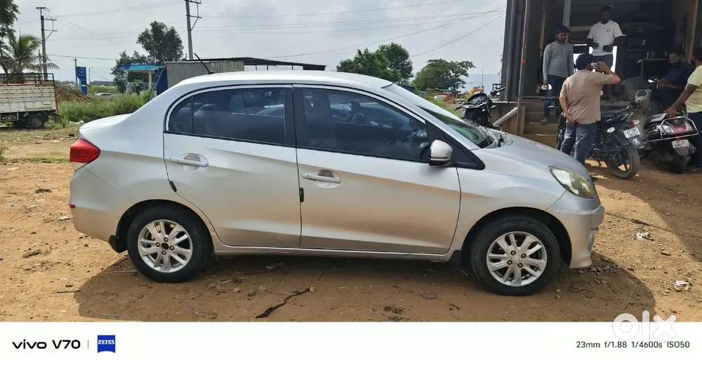 Honda Amaze Vx 2015 Top End Showroom Track Orginal