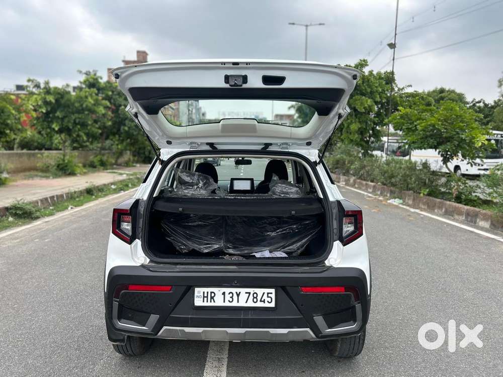 Mahindra Xuv 3xo, 2025, Petrol
