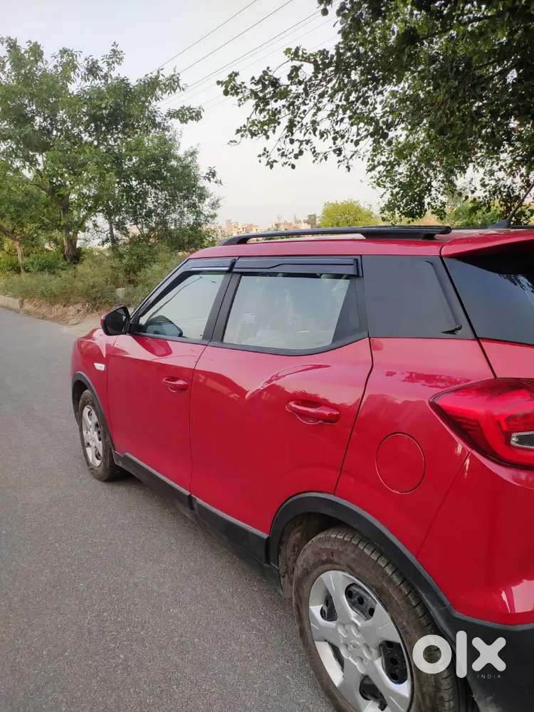 Up Registered Mahindra Xuv300 2020 Petrol 59000 Km Driven