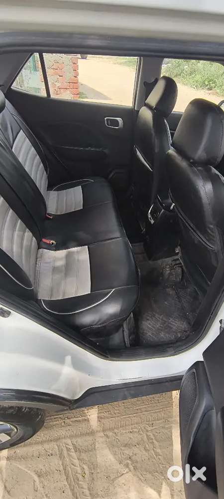Hyundai Venue Diesel 2021 Manual 80000 Km Driven