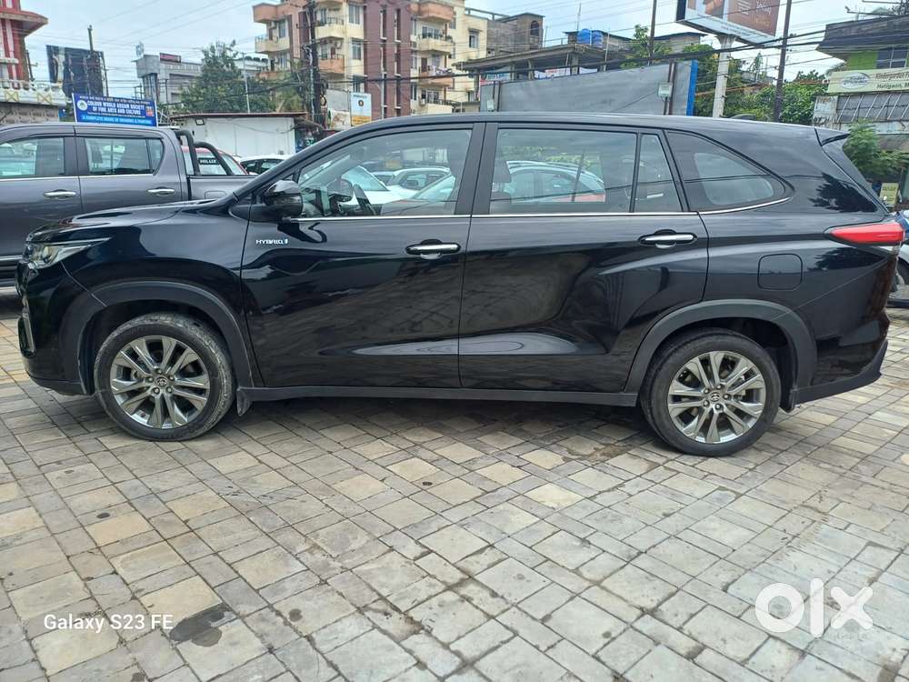 Toyota Innova Hycross 2.0 Zx Hybrid 7 Str, 2024, Petrol