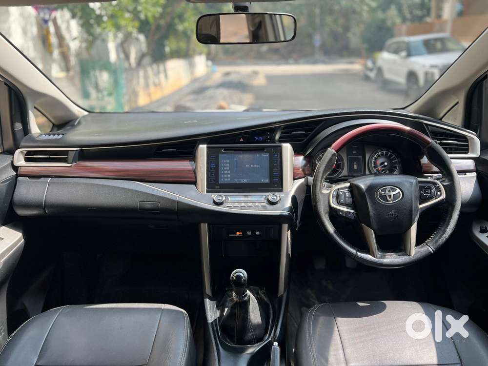 Toyota Innova Crysta 2.4 V 8 Str, 2017, Diesel