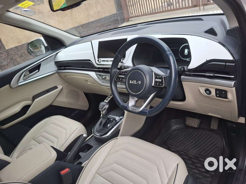 Kia Carens Luxury (o)1.5 Diesel At 7 Str, 2024, Diesel