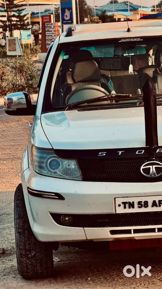 Tata Safari Storme 2014
