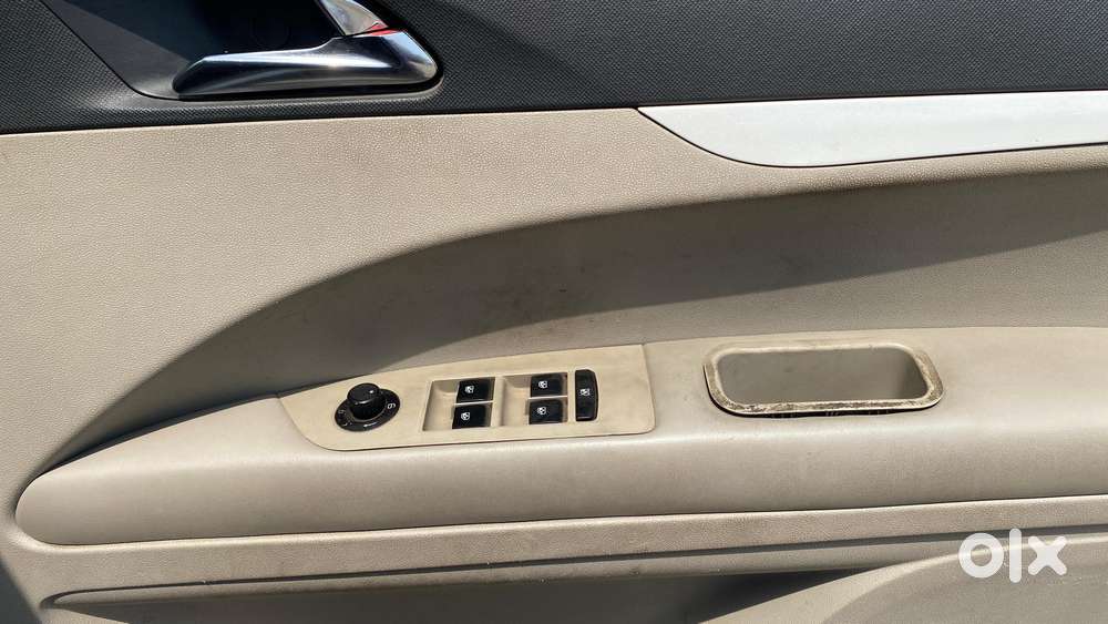 Mahindra Marazzo M8, 2018, Diesel